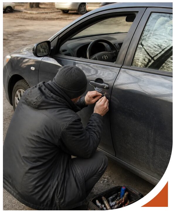 Профессиональное вскрытие автомобиля Тойота без повреждений в Ярцеве